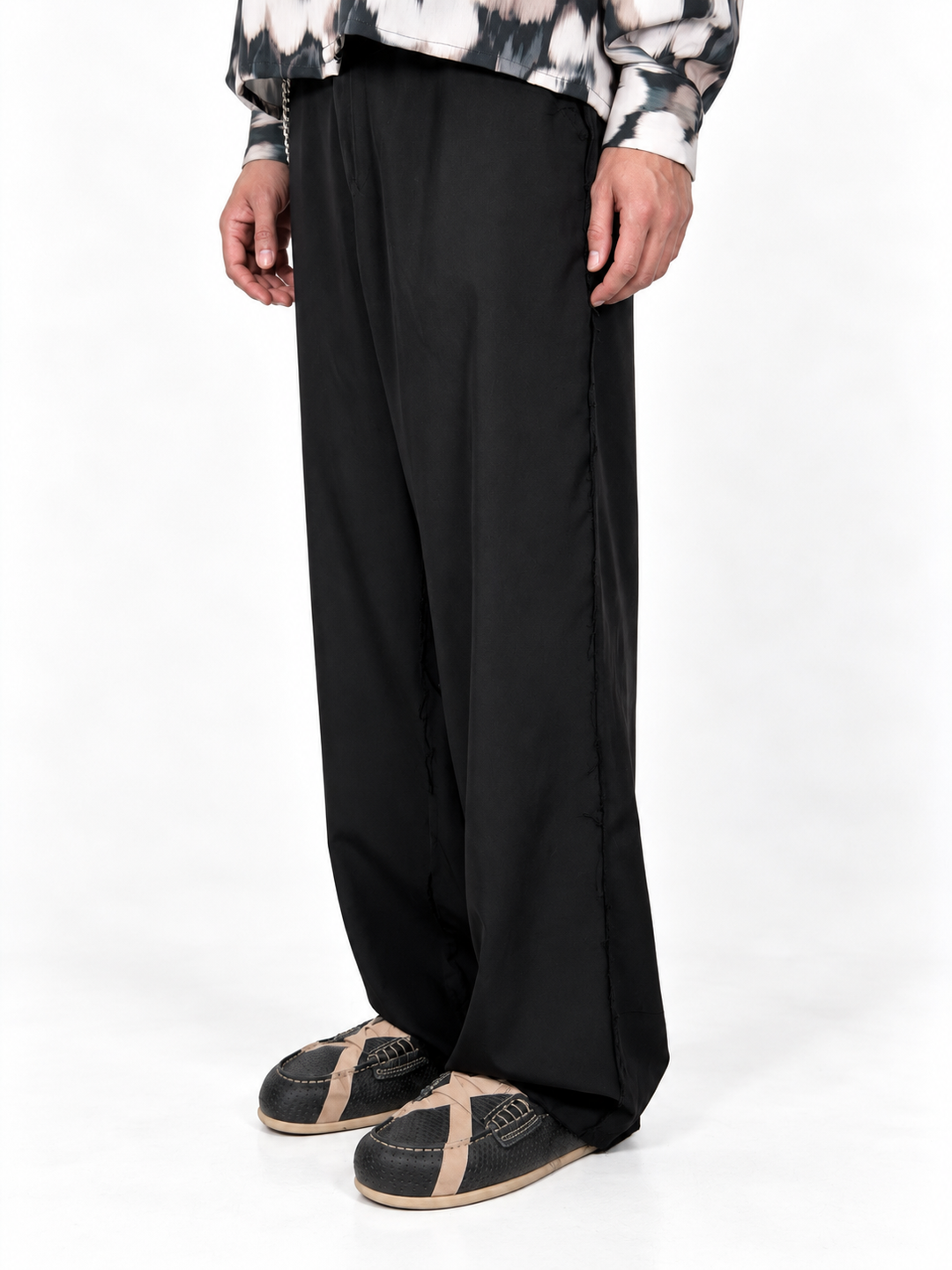 Pantaloni ampi nero taglio vivo