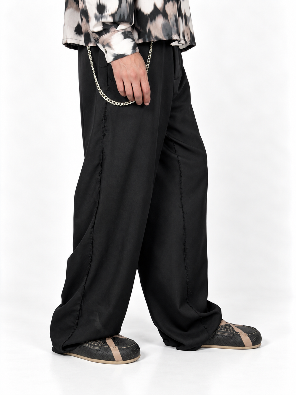 Pantaloni ampi nero taglio vivo