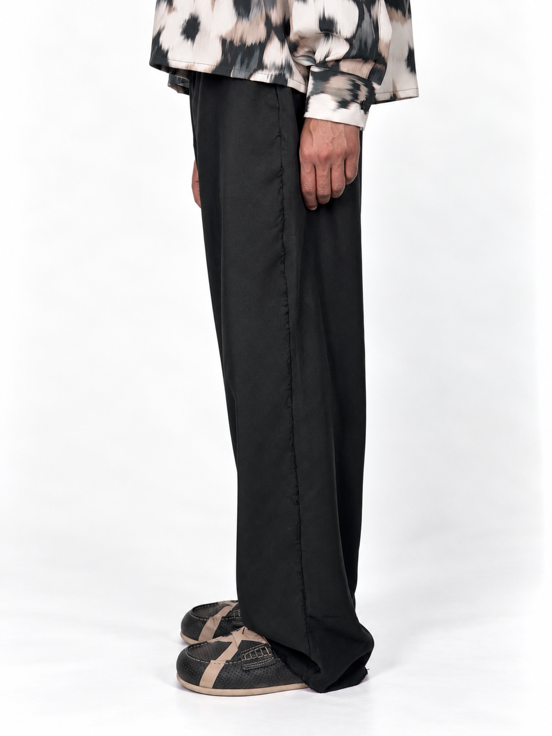 Pantaloni ampi nero taglio vivo