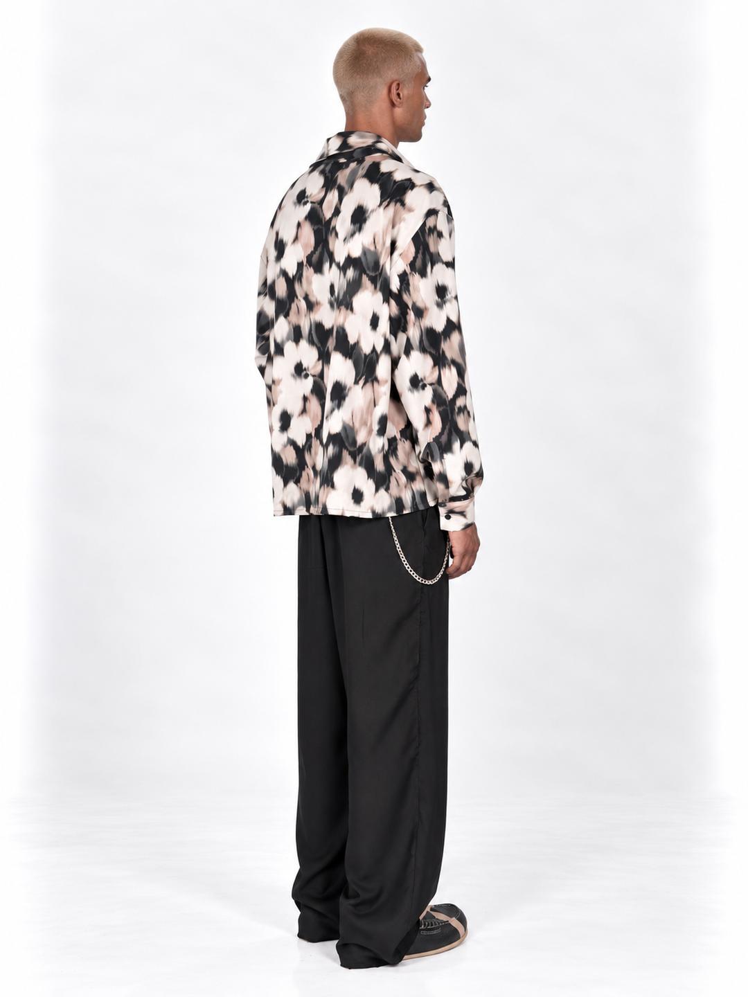 Camicia Fantasia floreale astratta  fondo bianco oversize